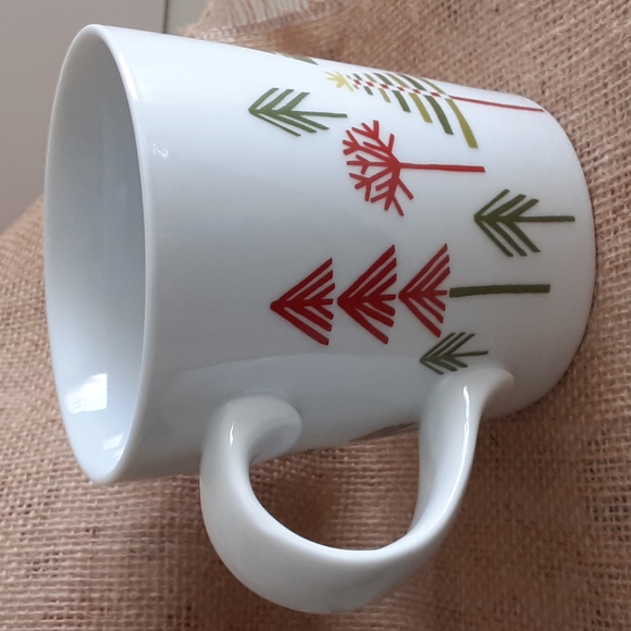 Crate Barrel Holiday Red Green Stylized Trees White Mug 12 oz Julia Rothman - Picture 4 of 9